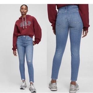 Gap 28 6L, Light Wash True Skinny Sky High Distressed Button Fly Jeans